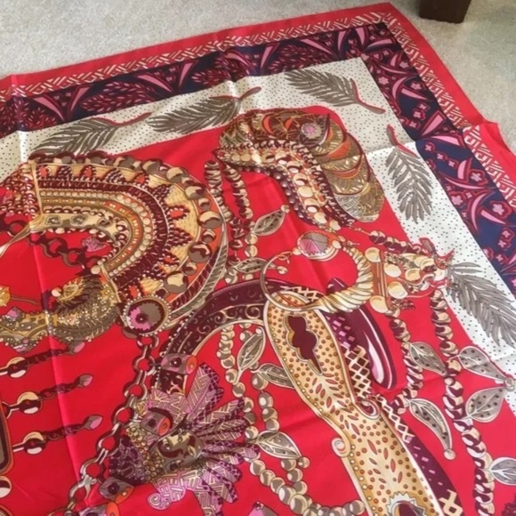 Tuckernuck Brighton Print Scarf Red Blue Beige Oversized - Picture 10 of 10